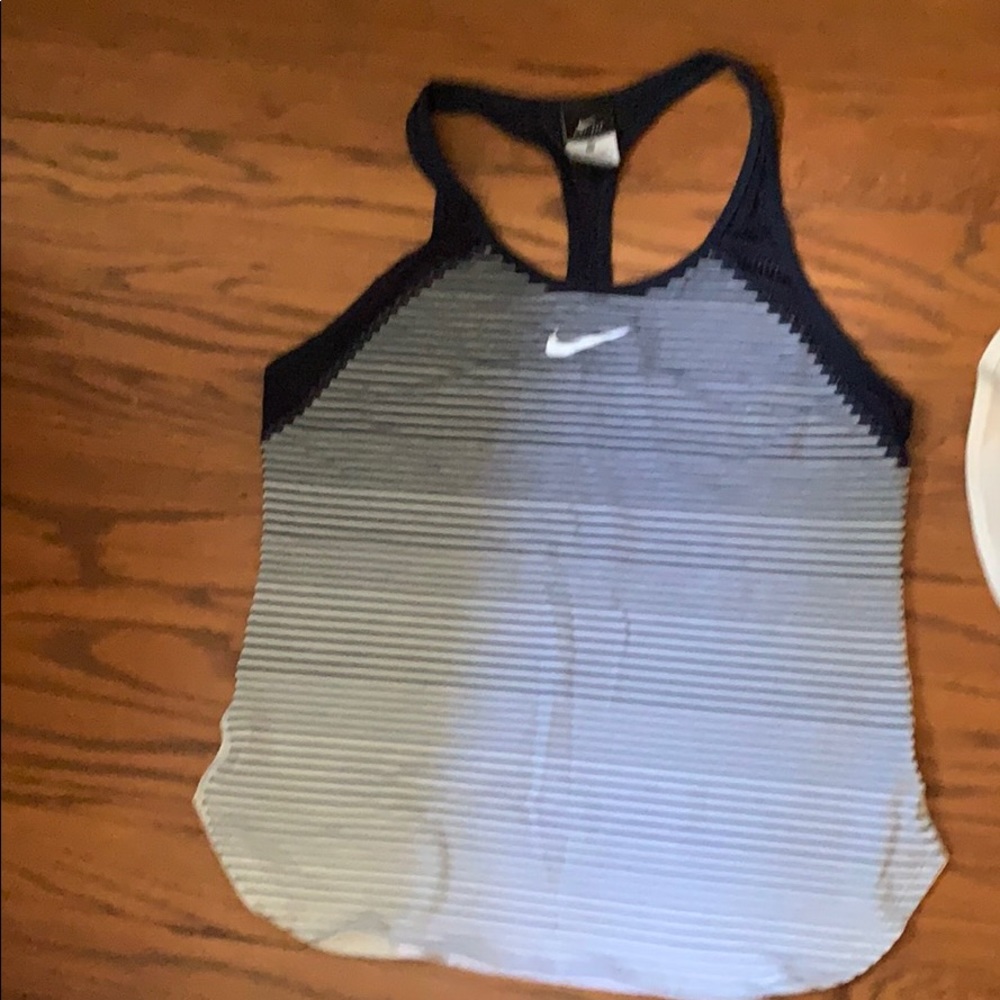 Tennis tank
